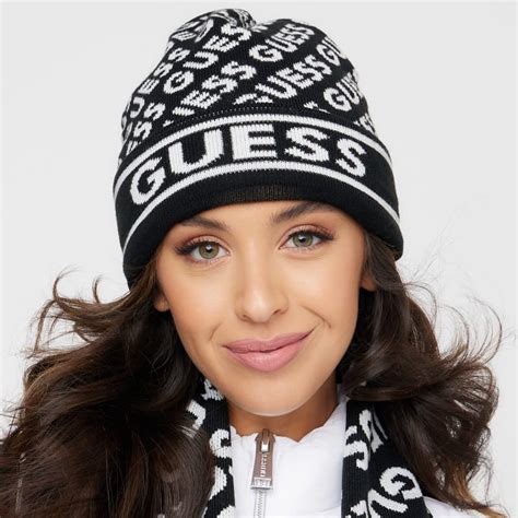 gorro guess mujer